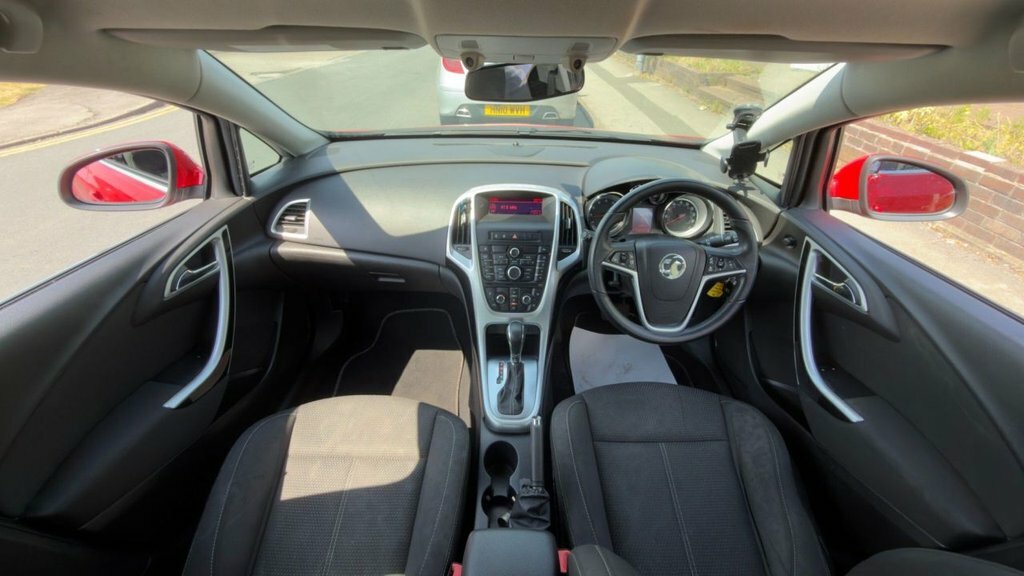Vauxhall Astra 1.6L Sri Red #2