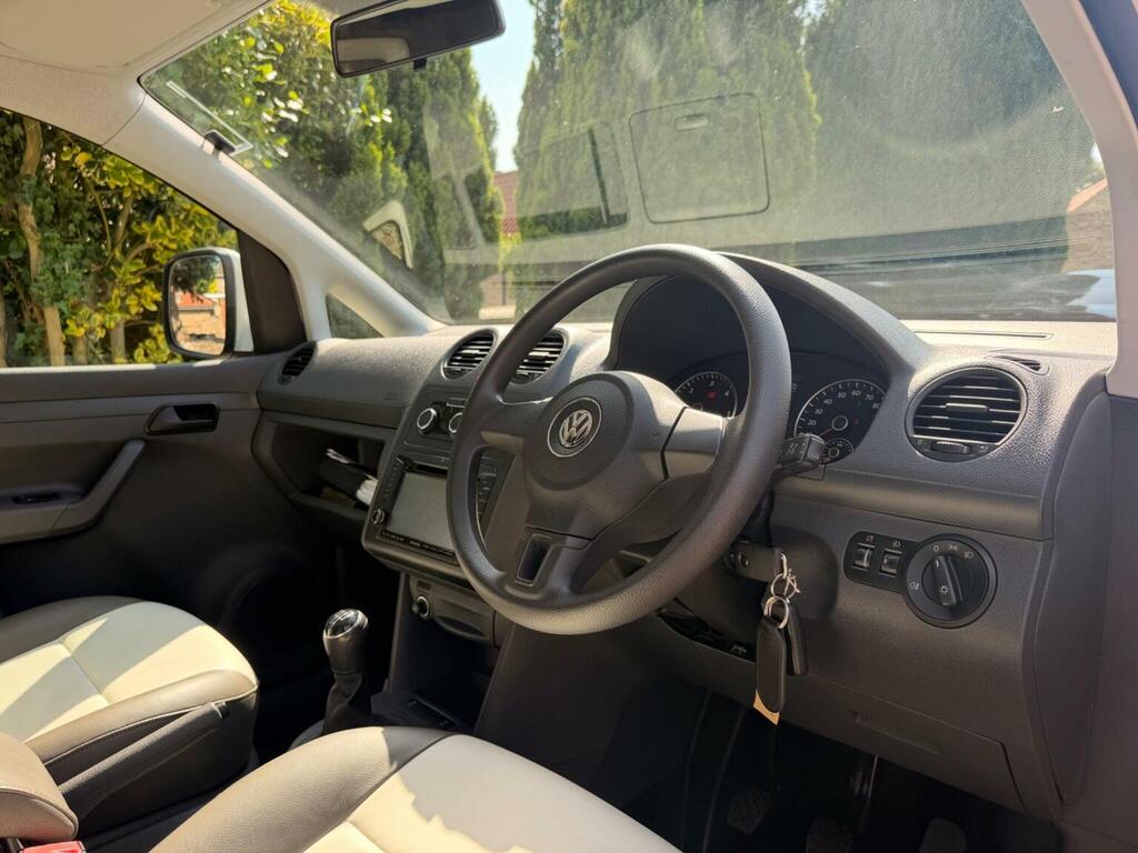Volkswagen Caddy Maxi 2014 1.6 Tdi C20 Maxi Highline Panel Van Diese Silver #23