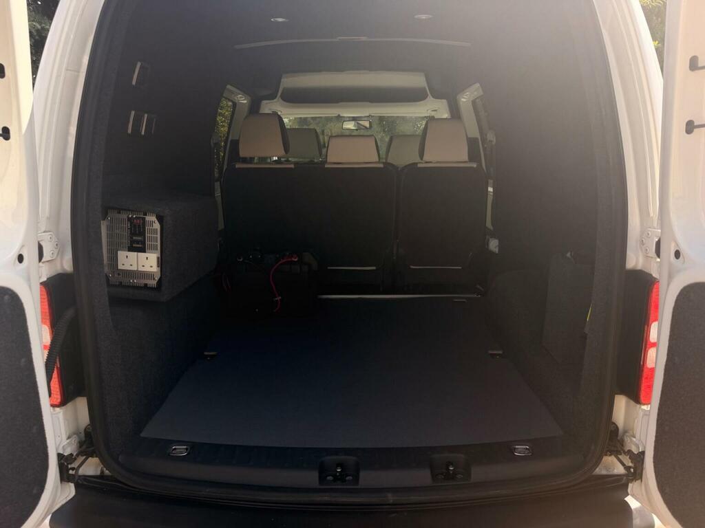 Volkswagen Caddy Maxi 2014 1.6 Tdi C20 Maxi Highline Panel Van Diese Silver #31