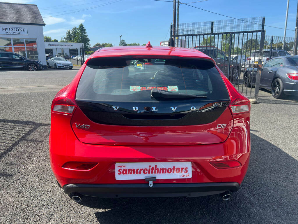 Volvo V40 D2 120 Momentum Nav Plus Geartronic Red #6