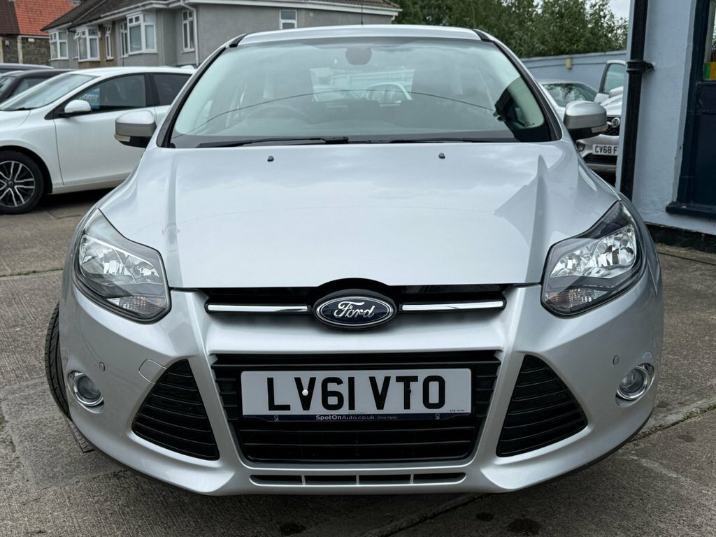 Ford Focus Titanium Hatchback Silver #5