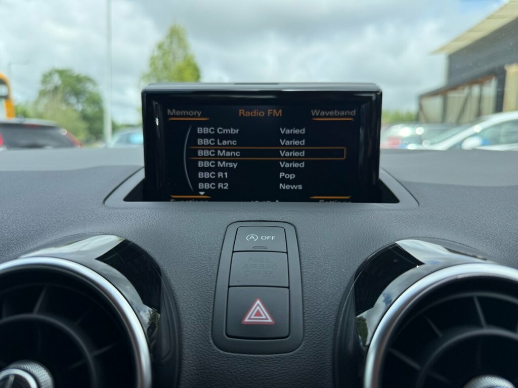 Audi A1 1L Sport Black #6