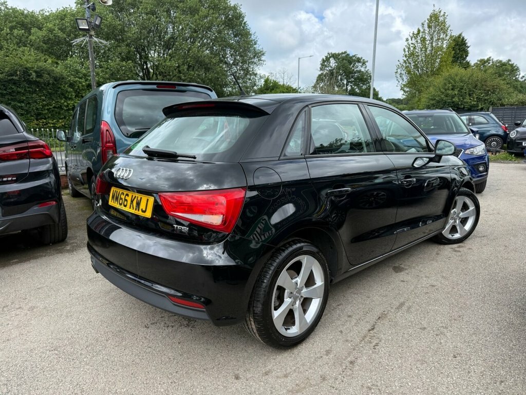Audi A1 1L Sport Black #2