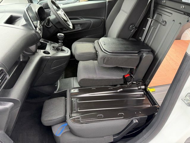Vauxhall Combo Turbo D 2300 Sportive White #6