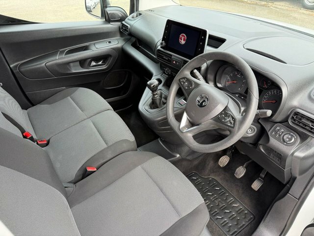 Vauxhall Combo Turbo D 2300 Sportive White #3