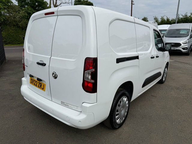 Vauxhall Combo Turbo D 2300 Sportive White #2