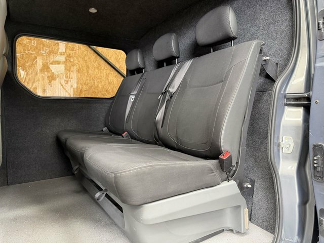 Renault Trafic 2.0 Dci Sl27 Sport Panel Van 6 Seater M Grey #5