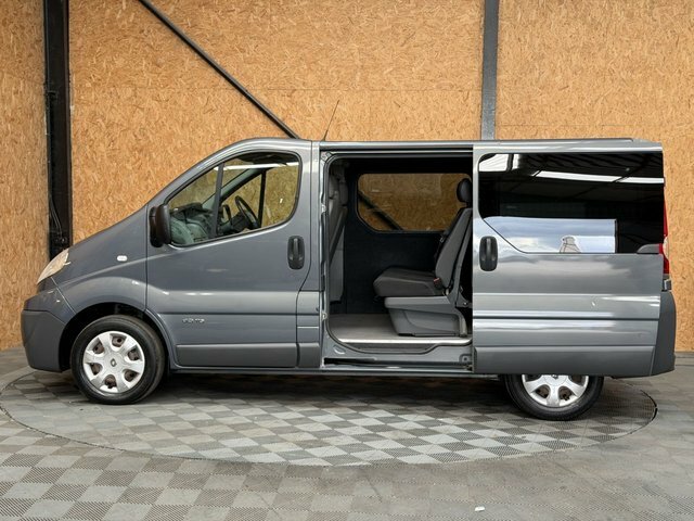 Renault Trafic 2.0 Dci Sl27 Sport Panel Van 6 Seater M Grey #2
