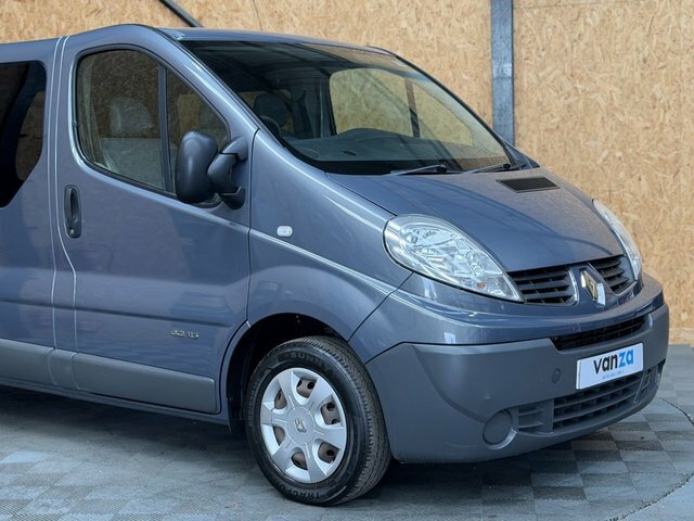 Renault Trafic 2.0 Dci Sl27 Sport Panel Van 6 Seater M Grey #3