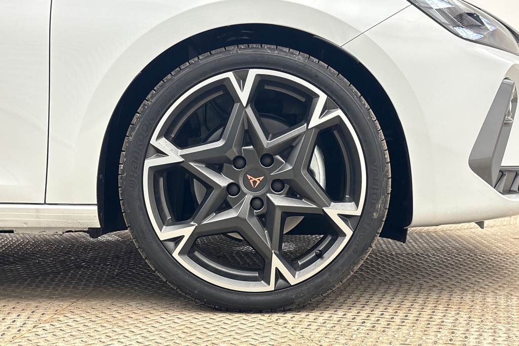 Cupra Leon Cupra Leon Estate 1.5 Tsi 150 V2 White #4