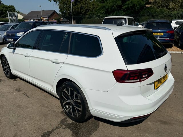 Volkswagen Passat Tdi Evo Sel Estate White #4