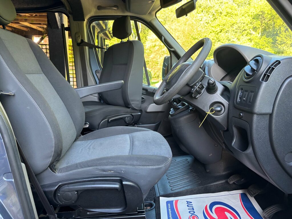 Renault Master 2.3 Dci 33 Fwd Mwb Medium Roof Euro 5 Grey #11