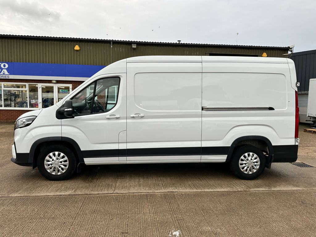 Maxus Deliver 9 Mpv White #4