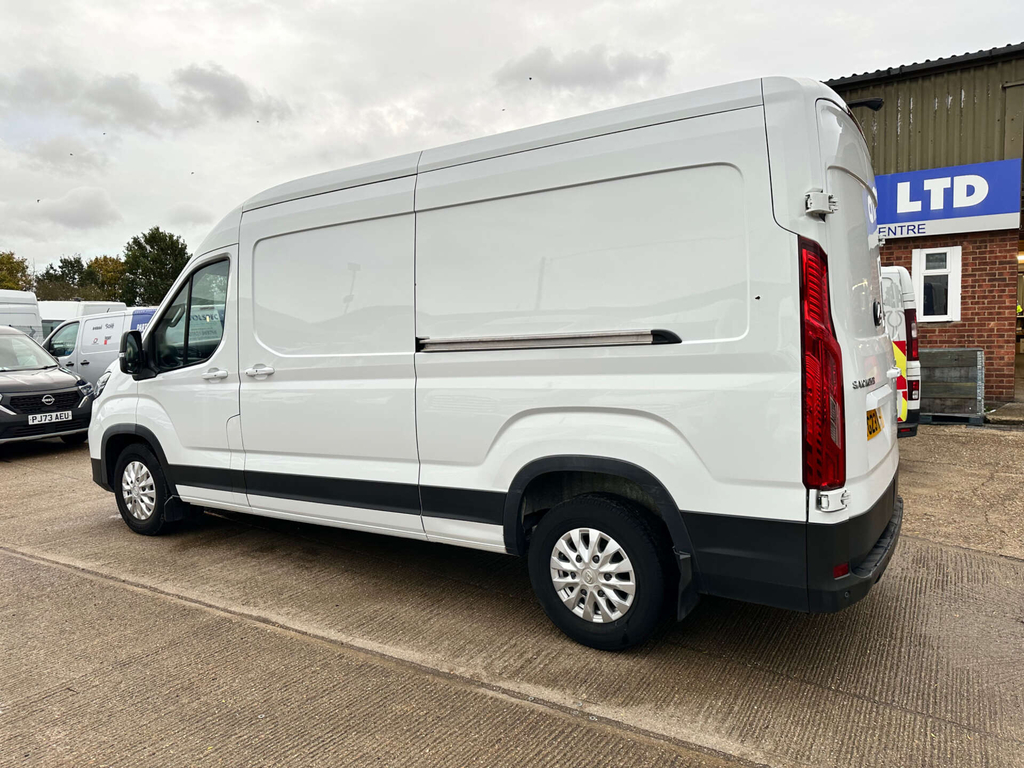 Maxus Deliver 9 Mpv White #5