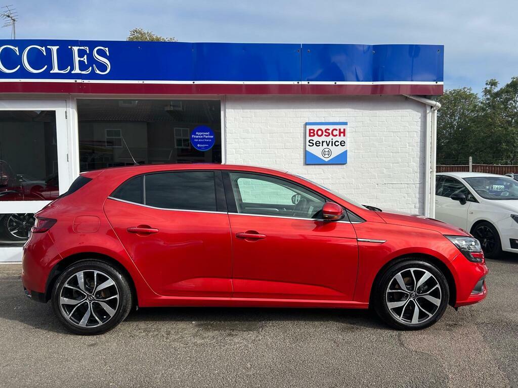 Renault Megane 1.5 Blue Dci Iconic Euro 6 S S Red #5