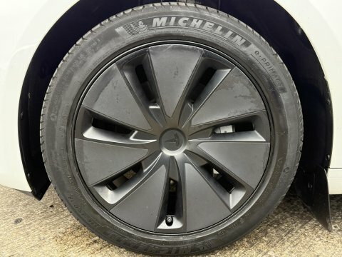 Tesla Model 3 Saloon Grey #15