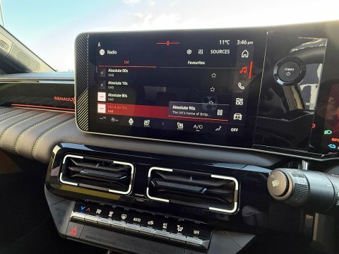 Renault 5 E-Tech 110Kw Techno Comfort Range 52Kwh Yellow #34