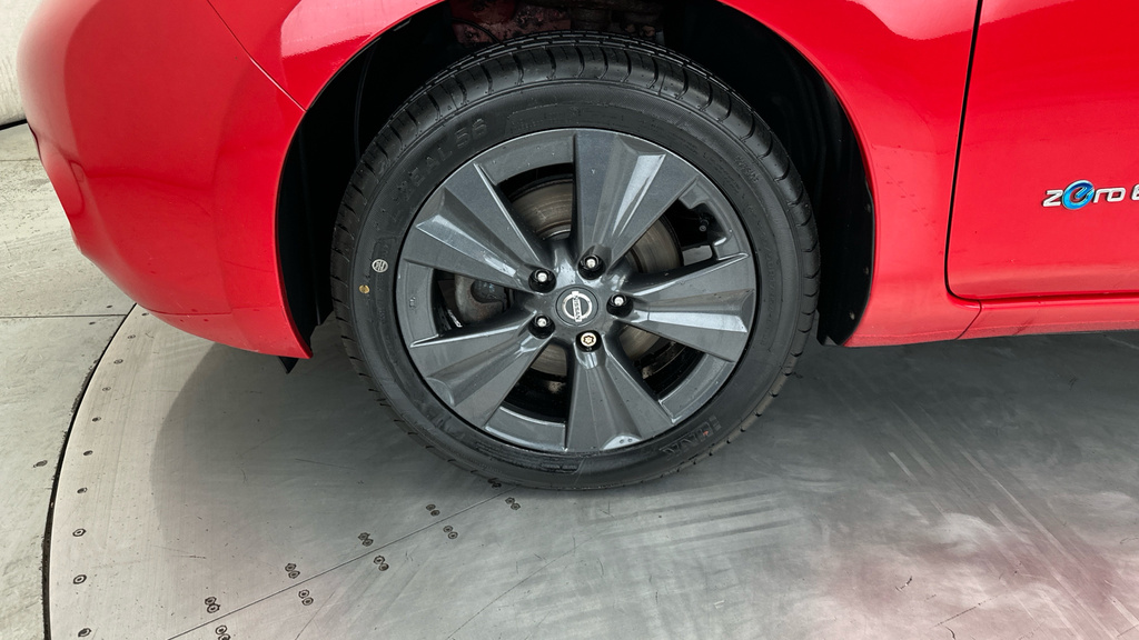 Nissan Leaf 80Kw Tekna 30Kwh Red #21