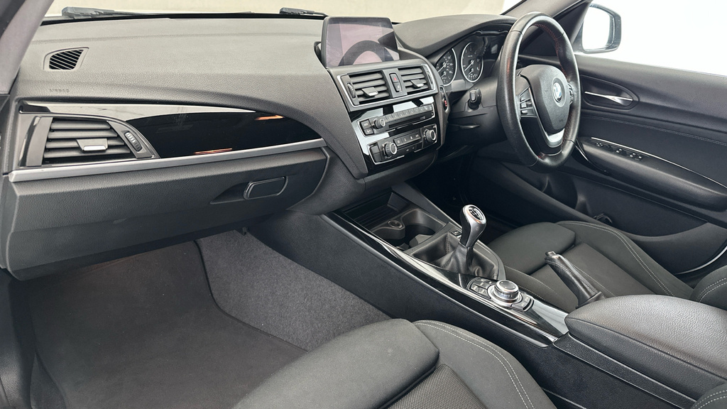 BMW 1 Series 116D Se Business Black #11