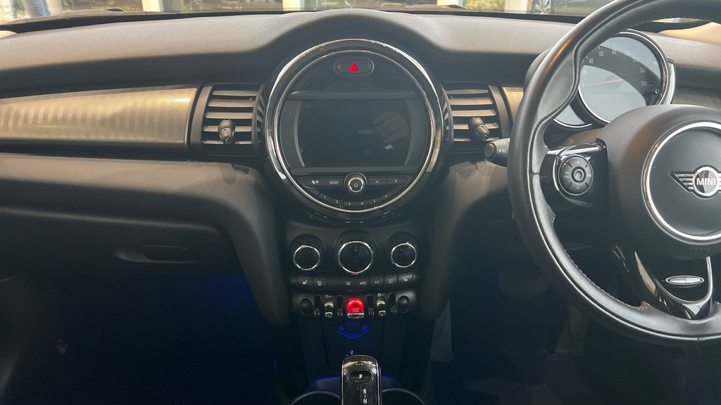 Mini Hatch Hatchback 1.5 Cooper Classic Steptronic Euro 6 S White #12