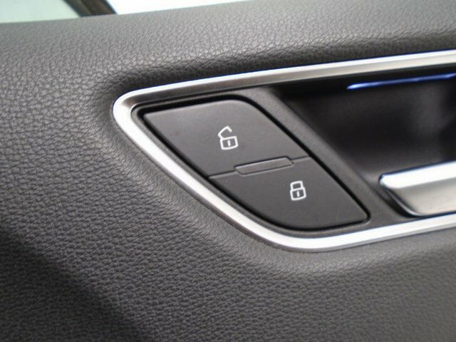 Audi A3 1L Sport Black #9