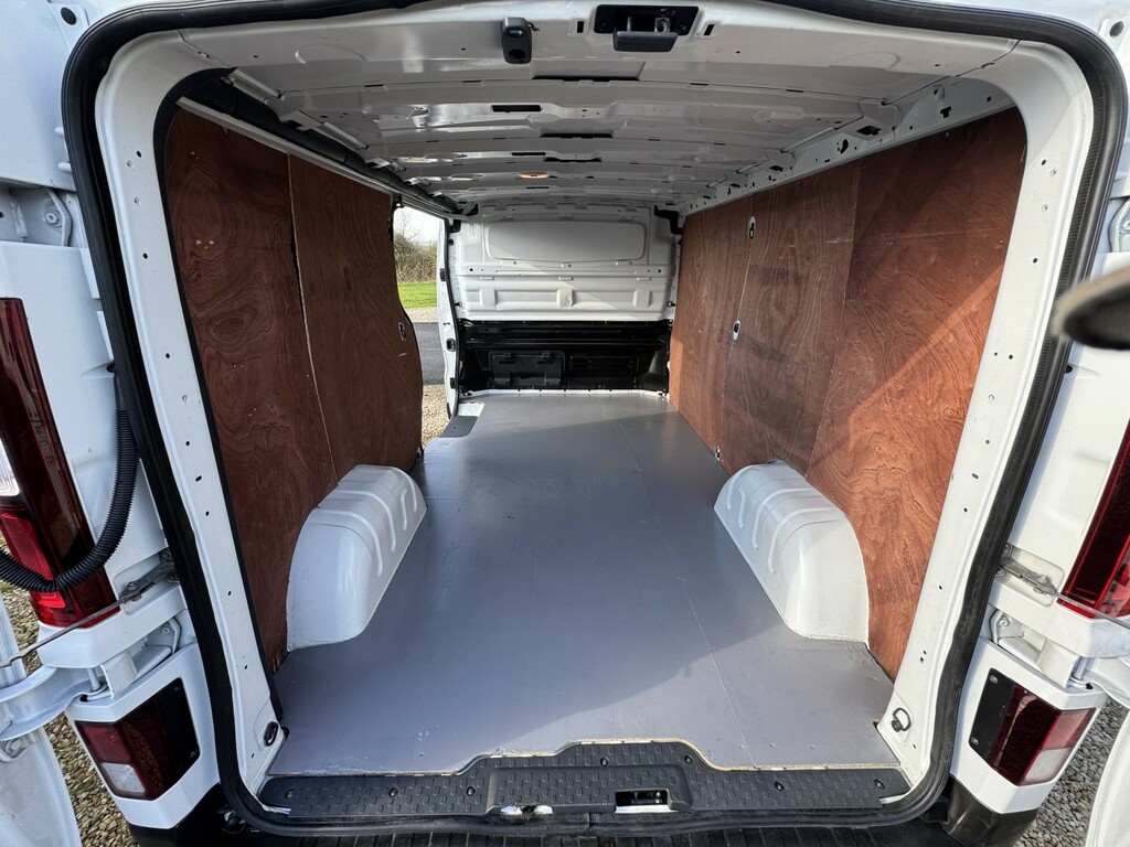 Renault Trafic 2.0 Ll30 Blue Dci 130 Business Panel Van My22 White