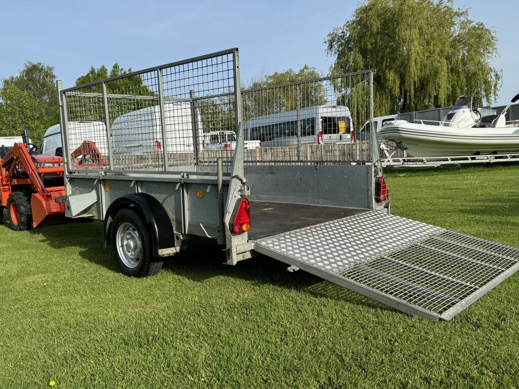Ford Ranger Ifor Willams Gd85 Caged Trailer Silver