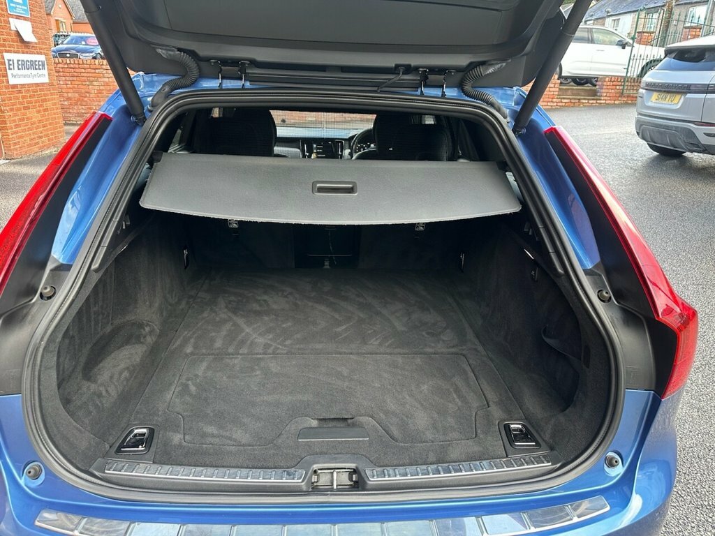 Volvo V90 2.0 B4p Inscription Black #23