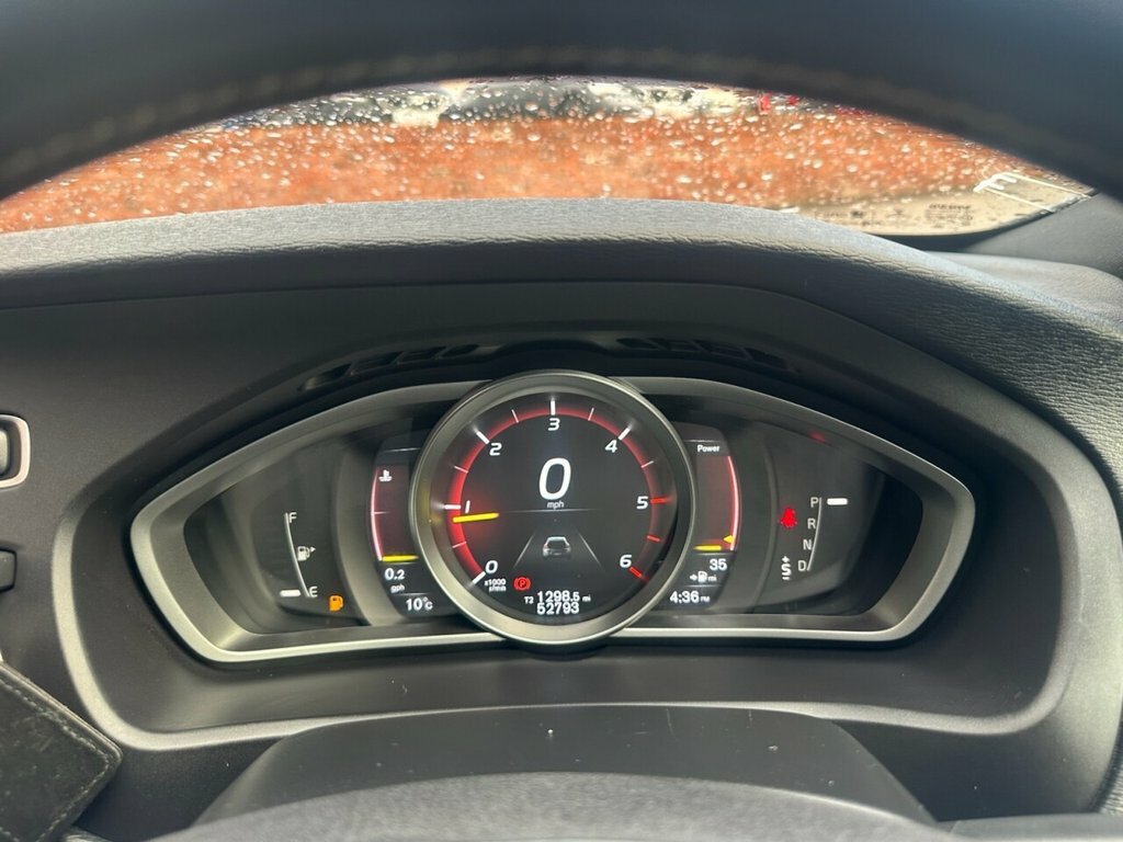 Volvo V40 2L R-design Pro White #6