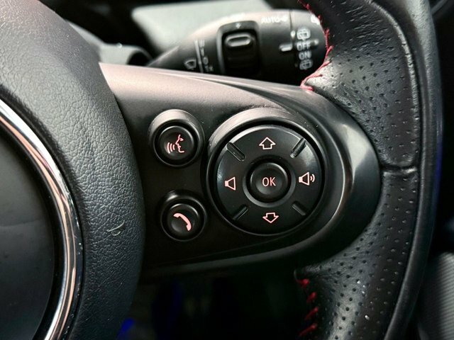 Mini Hatch 1.5 One D Red #17