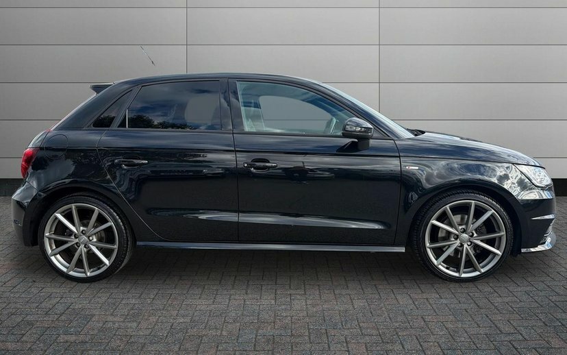 Audi A1 1.4 Tfsi Cod Black Edition Sportback Ma Black #4