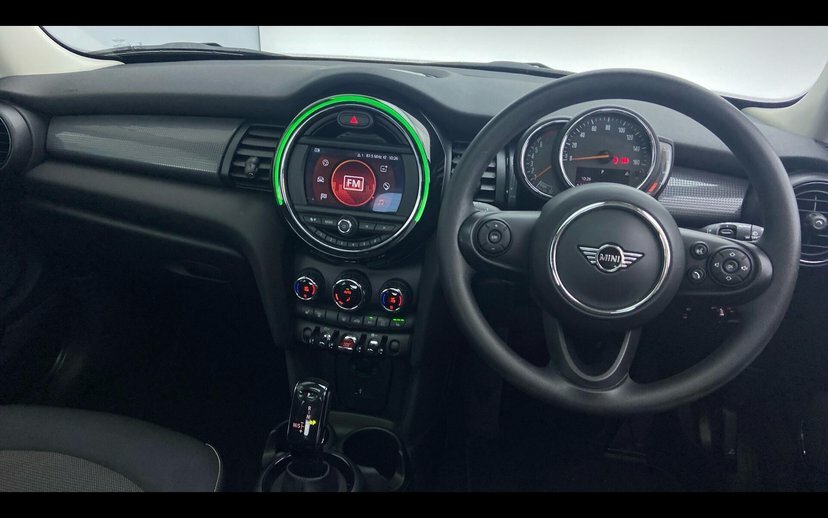 Mini Hatch 3-Door Hatch Cooper Classic White #4