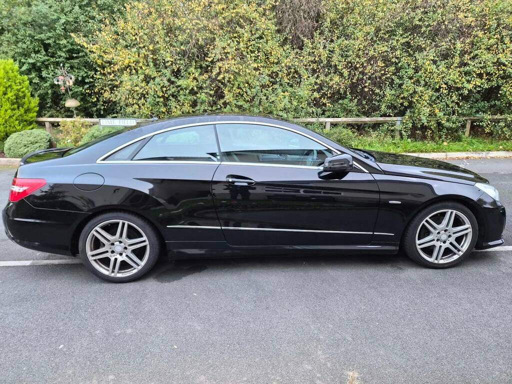 Mercedes-Benz E Class E220 Cdi Blueeff Sport Edition 125 Ss Black #2