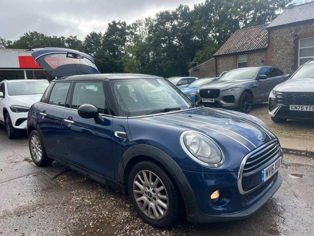 Mini Hatch 1.5 Cooper Red #29