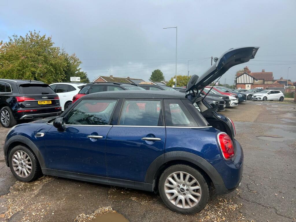 Mini Hatch 1.5 Cooper Red #7