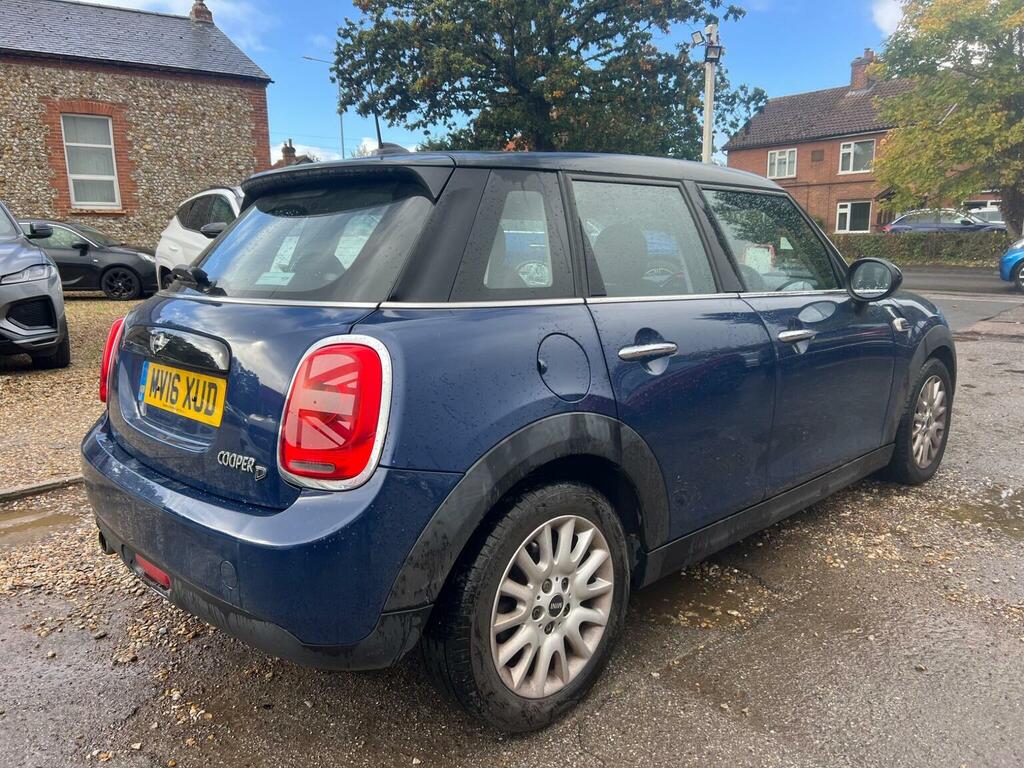 Mini Hatch 1.5 Cooper Red #45