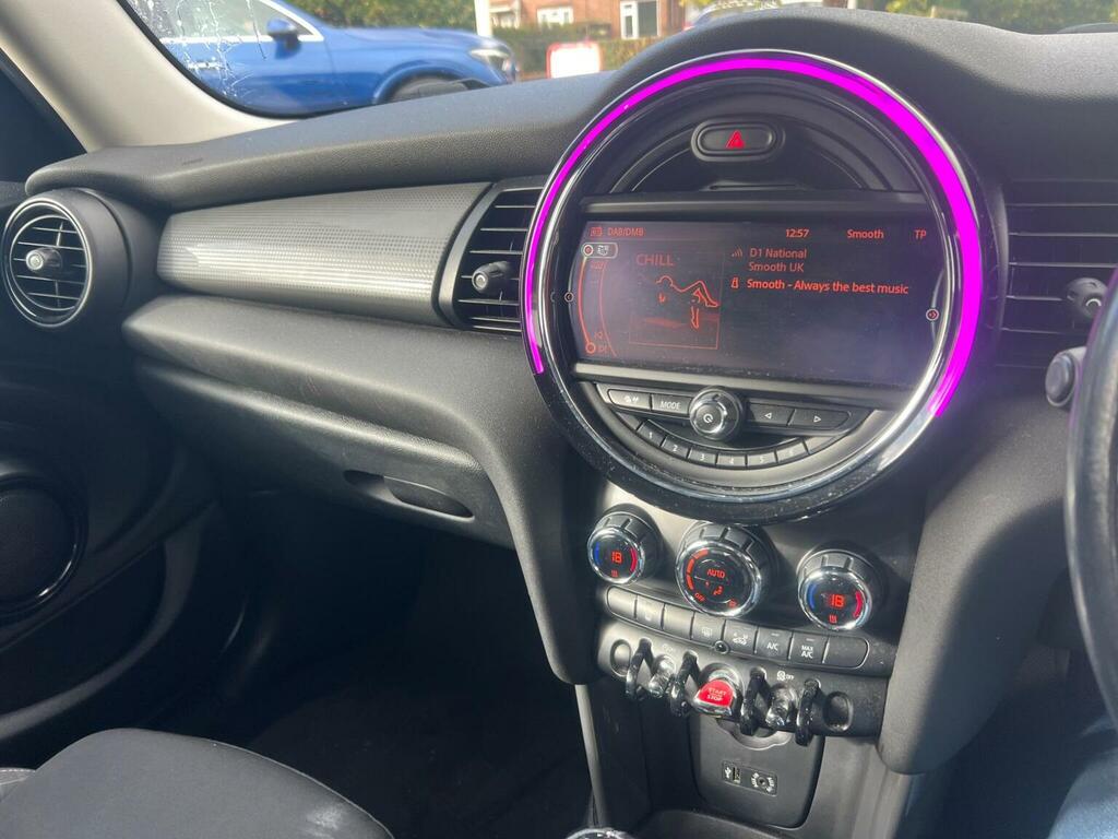 Mini Hatch 1.5 Cooper Red #54