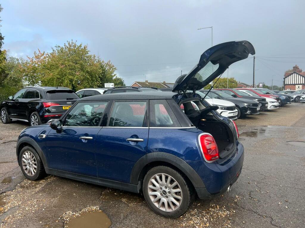 Mini Hatch 1.5 Cooper Red #8