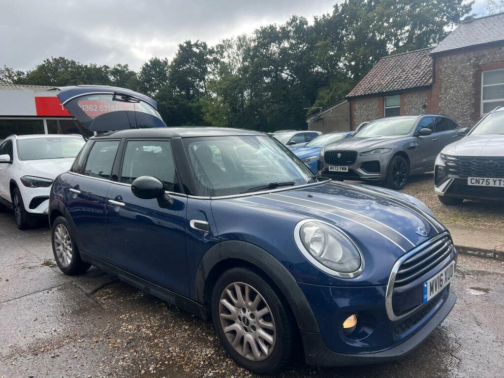Mini Hatch 1.5 Cooper Red #30