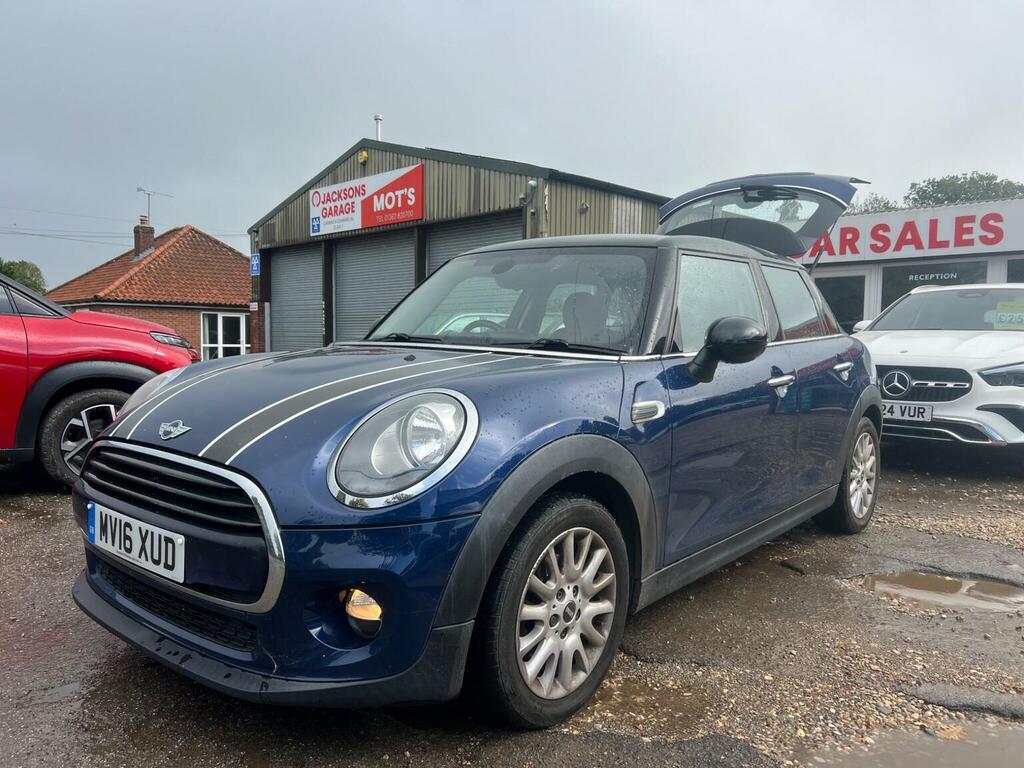 Mini Hatch 1.5 Cooper Red #18