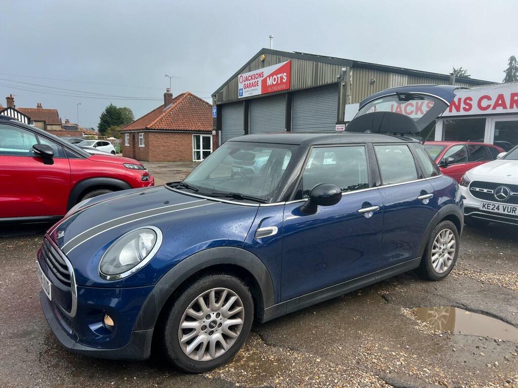 Mini Hatch 1.5 Cooper Red #24