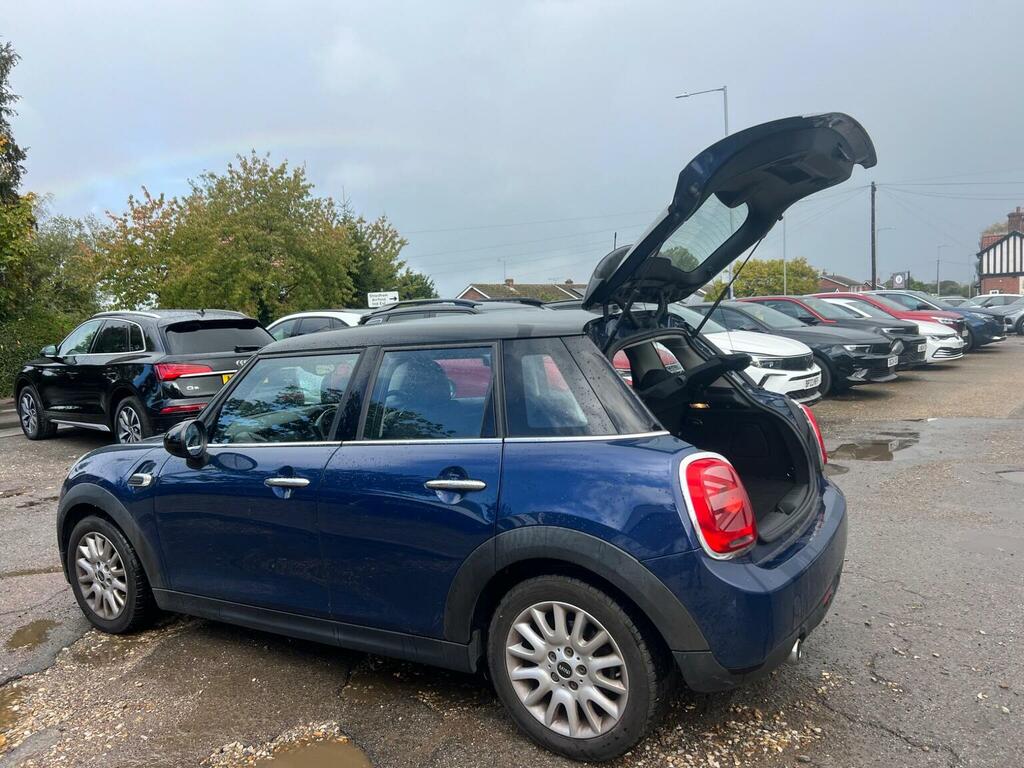 Mini Hatch 1.5 Cooper Red #36