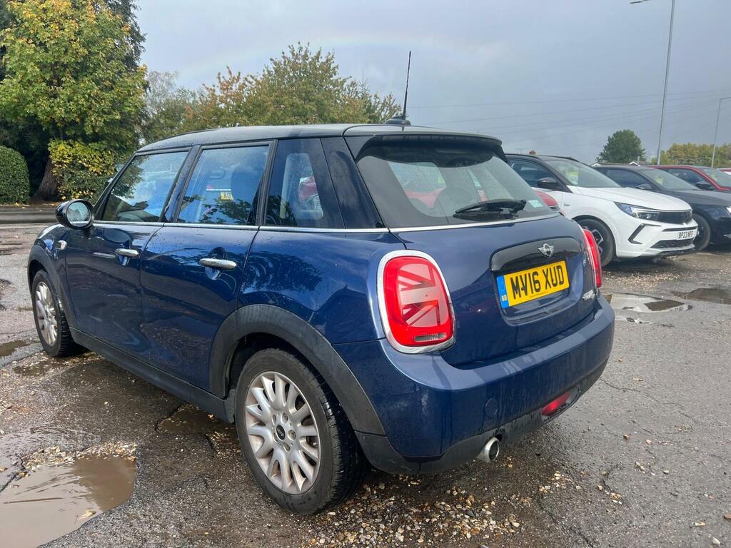 Mini Hatch 1.5 Cooper Red #50