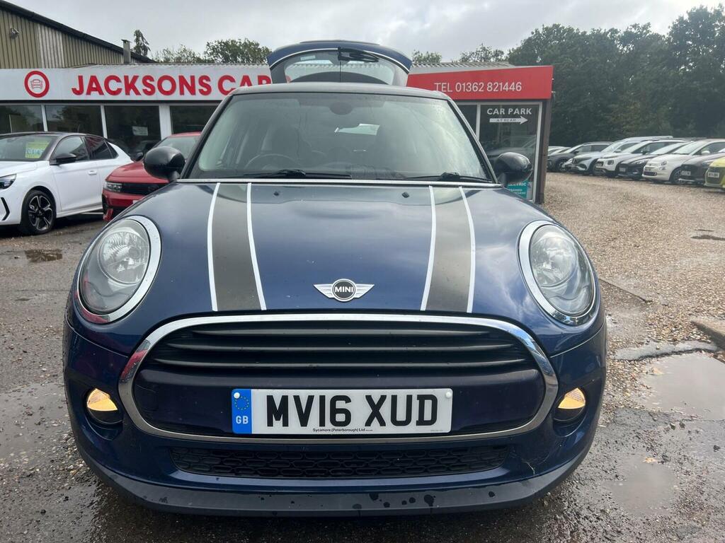 Mini Hatch 1.5 Cooper Red #32