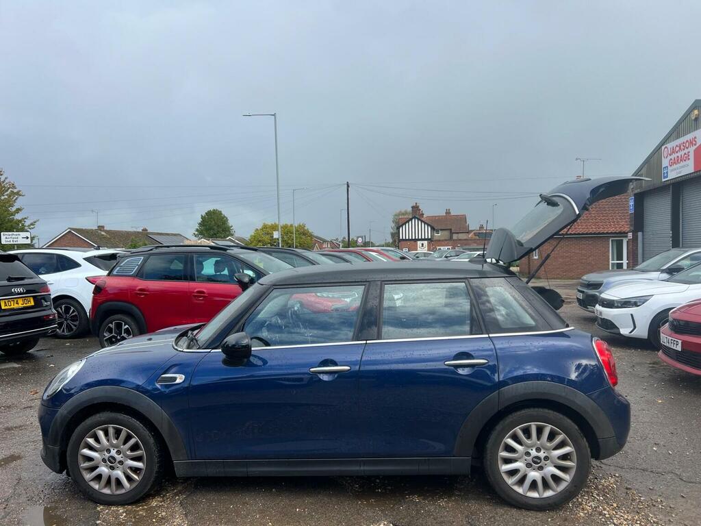 Mini Hatch 1.5 Cooper Red #33