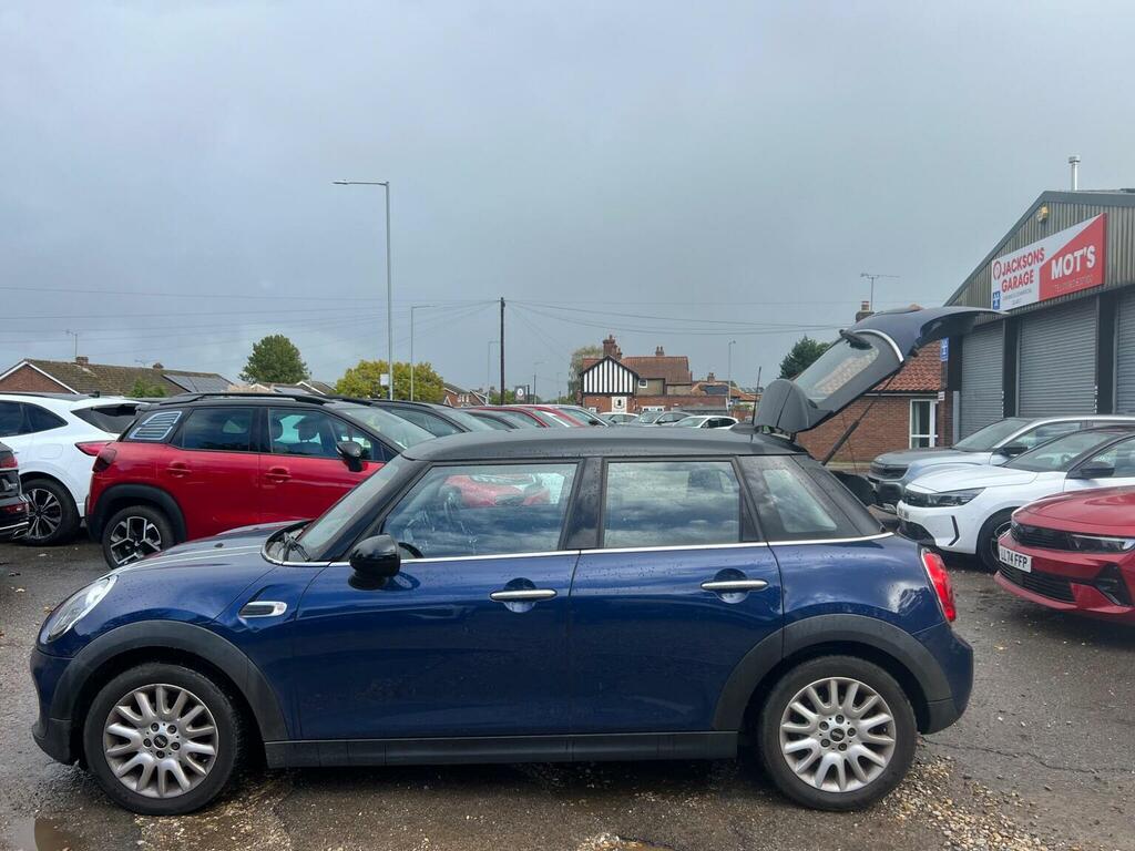Mini Hatch 1.5 Cooper Red #34