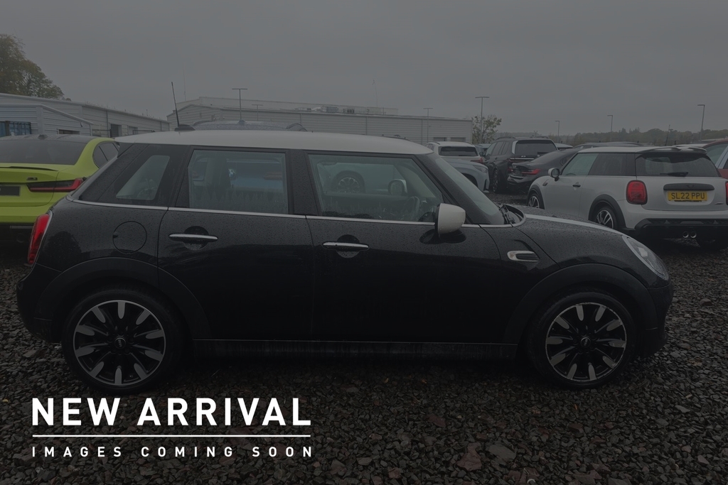 Mini Hatch 5-Door Cooper Exclusive Black #4