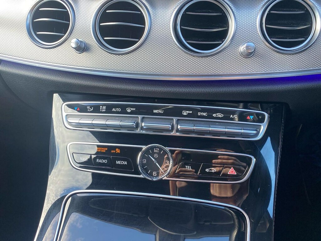 Mercedes-Benz E Class 2.0 E220d Amg Line Premium Plus G-tronic Euro 6 White #12