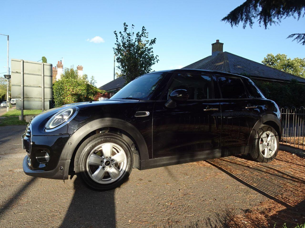 Mini Hatch 1.5 Cooper Classic Hatchback Eur Black #2