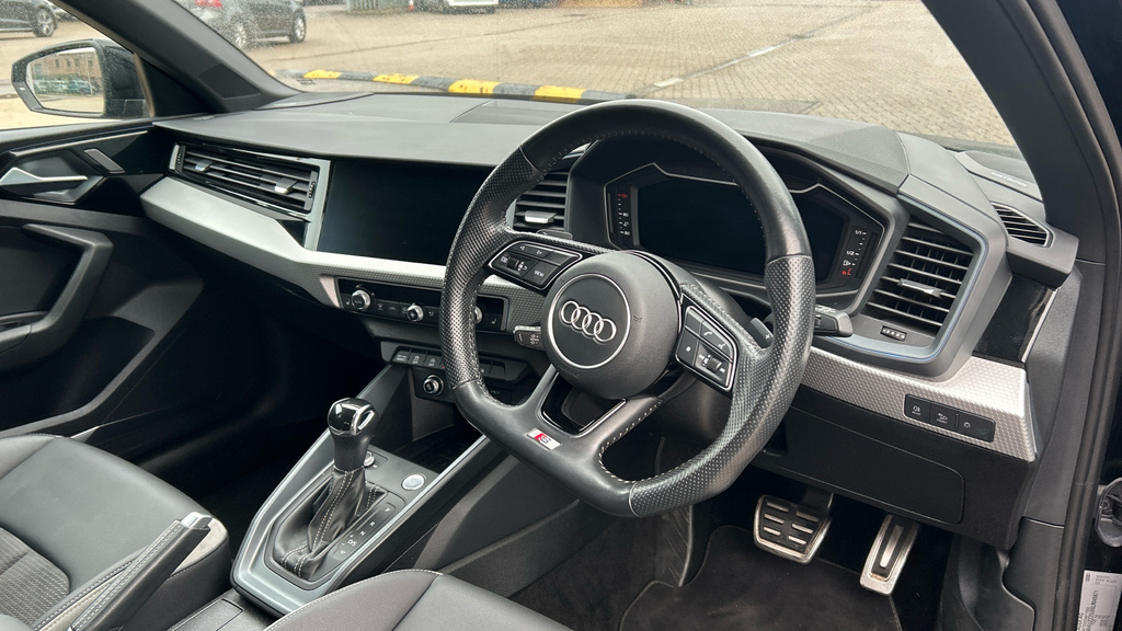 Audi A1 A1 35 Tfsi Vorsprung S Tronic Black #6